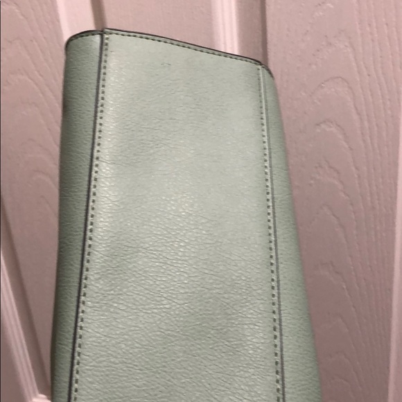 Light green sage color handbag with straps - Picture 5 of 6